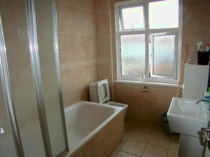 5 Bedroom Semi-Detached House To Rent In Buller Road, London N17