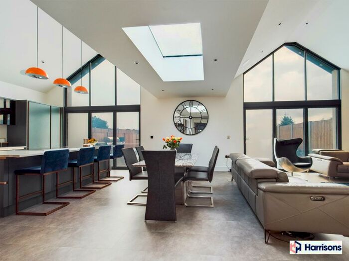 3 Bedroom Detached House For Sale In Elmley Road, Minster On Sea, Sheerness, Kent, ME12