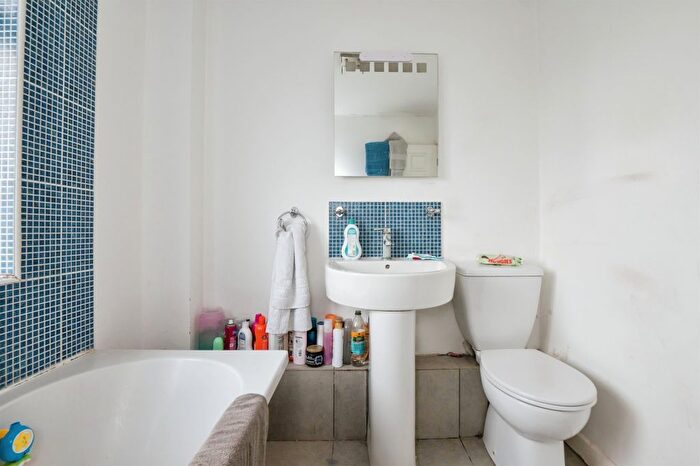 3 Bedroom Detached House For Sale In Mapleton Road, Hedge End, Southampton, SO30