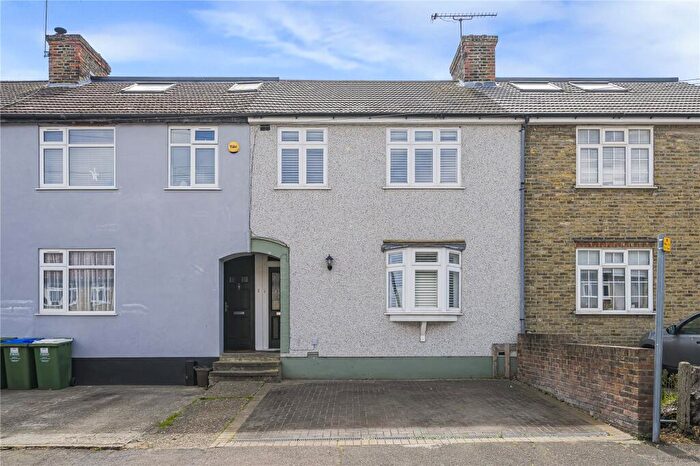 3 Bedroom Terraced House For Sale In Whitehill Road, Crayford, Kent, DA1
