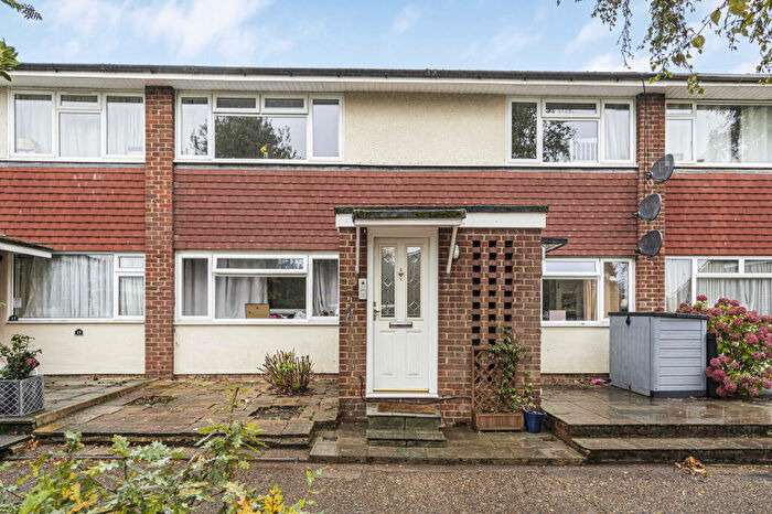 3 Bedroom Maisonette For Sale In Ashtead, KT21