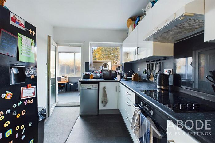 3 Bedroom End Of Terrace House For Sale In Derby Road, Swadlincote, DE11