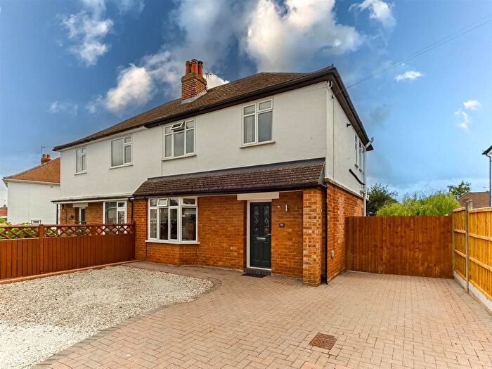 3 Bedroom Semi-Detached House For Sale In Church Road, Malvern, WR14