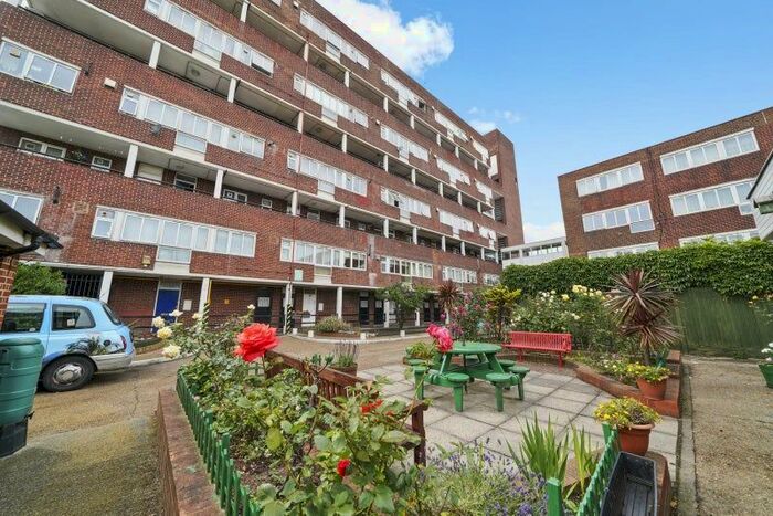 4 Bedroom Flat To Rent In Castle Road, Camden, NW1