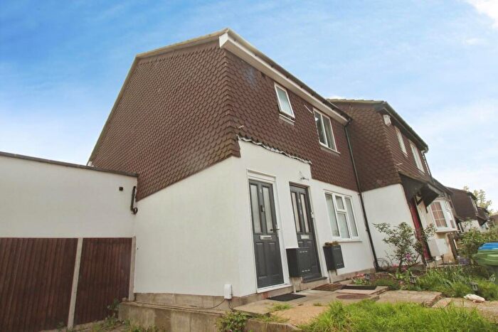 1 Bedroom Maisonette For Sale In Celandine Drive, Thamesmead, London, SE28