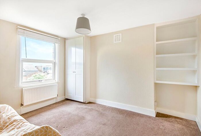 2 Bedroom Apartment To Rent In Fernlea Road, Balham, SW12