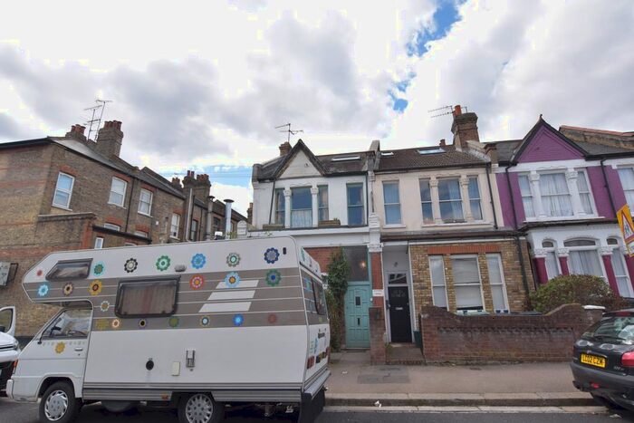 1 Bedroom Flat To Rent In Inderwick Road, London, N8