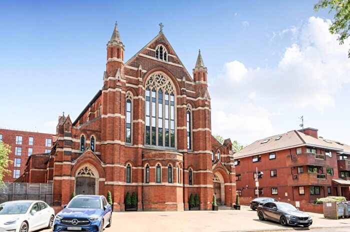 2 Bedroom Flat To Rent In Barnabas Apartments, A Holden Road, Woodside Park, N12