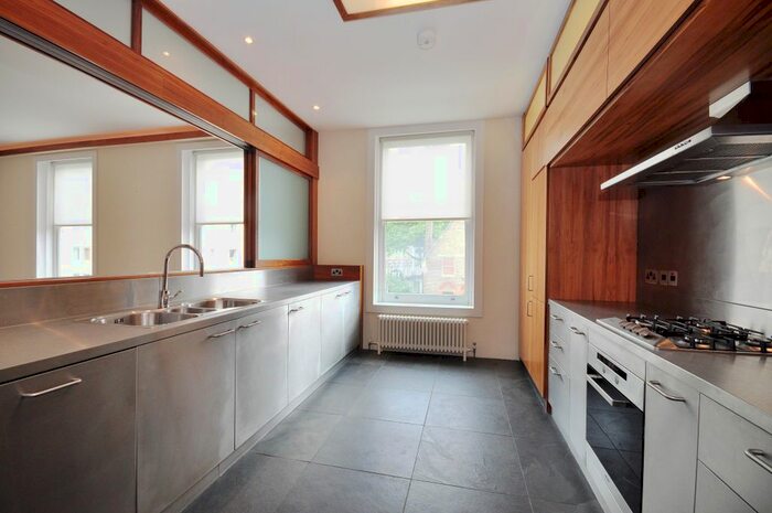 3 Bedroom Flat To Rent In Collingham Road, London, SW5