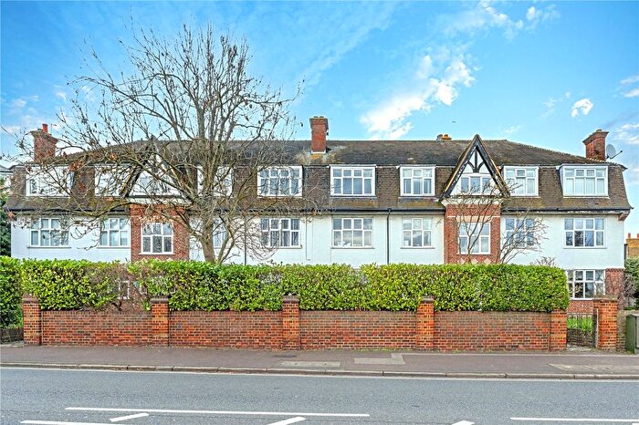 2 Bedroom Flat For Sale In Norman Court, Hampton, TW12