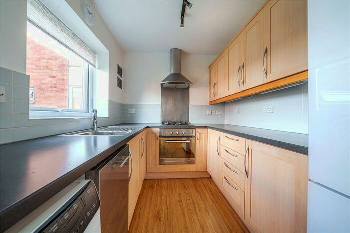 1 Bedroom Flat To Rent In Avalon Close, Enfield, EN2