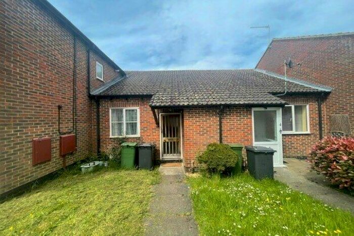 1 Bedroom Property To Rent In Blackberry Walk, Basingstoke, RG24