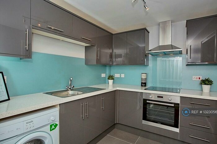 3 Bedroom Flat To Rent In John Tofts House, Coventry, CV1