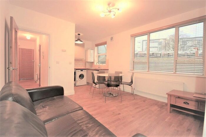 3 Bedroom Flat To Rent In Bollo Lane, Chiswick, Chiswick, W4