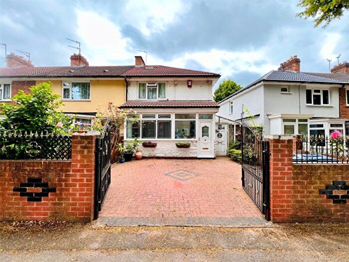 3 Bedroom End Of Terrace House For Sale In Fox Green Crescent, Birmingham, West Midlands, B27