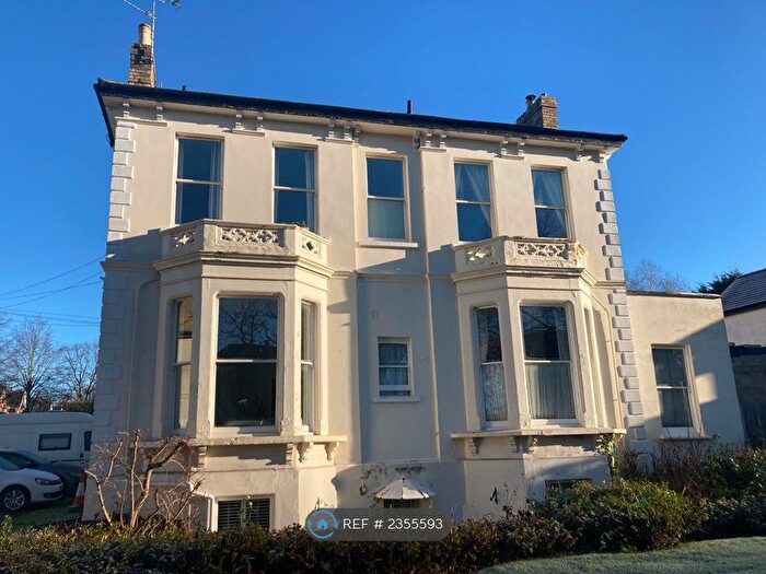 1 Bedroom Flat To Rent In Queens Road, Cheltenham, GL50