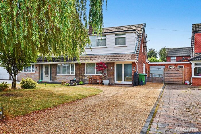 3 Bedroom Semi-Detached House For Sale In Parkland Close, Appleton Thorn, Warrington, WA4