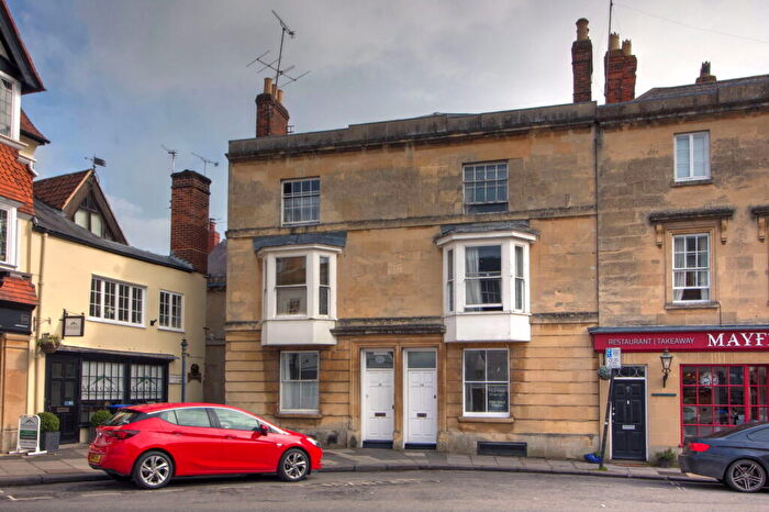 1 Bedroom Flat For Sale In St. Johns Street, Devizes, Wiltshire, SN10