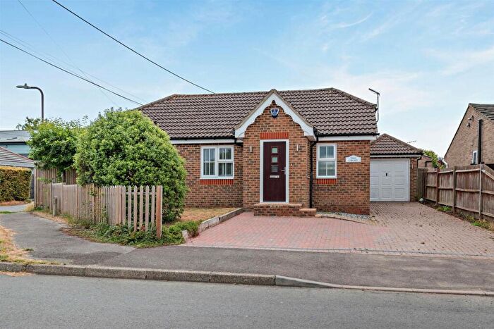 2 Bedroom Detached Bungalow For Sale In Shepherds Way, Langley, ME17
