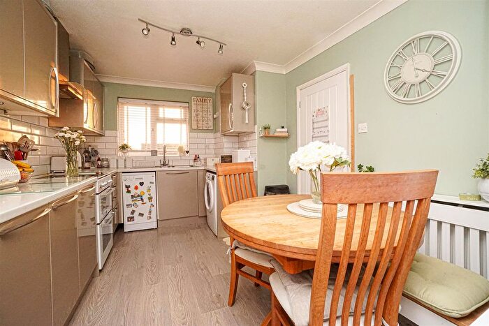 3 Bedroom Terraced House For Sale In Sheerwater Terrace, Hastings, TN34