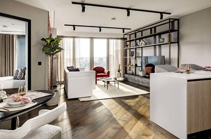 2 Bedroom Flat For Sale In Navarre Street, Shoreditch, London, E2