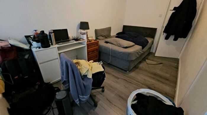 4 Bedroom Flat To Rent In Hathersage Road, Manchester, M13