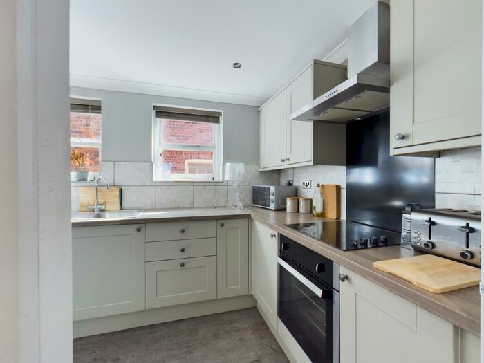 2 Bedroom Apartment To Rent In Grammar School Yard, Fish Street, Hull, HU1