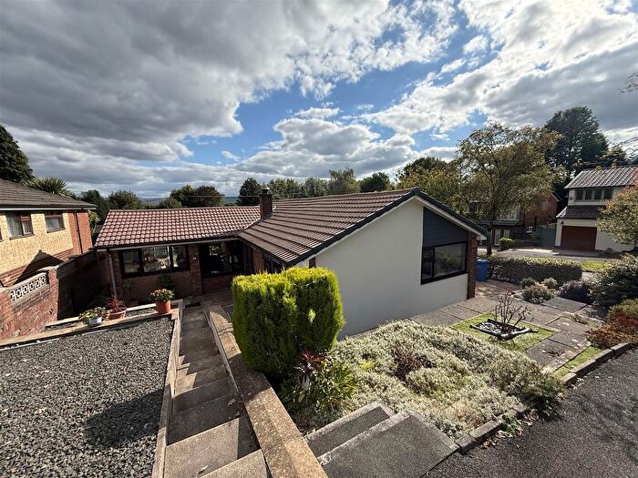 3 Bedroom Detached Bungalow For Sale In Roe Cross Green, Mottram, Hyde, SK14