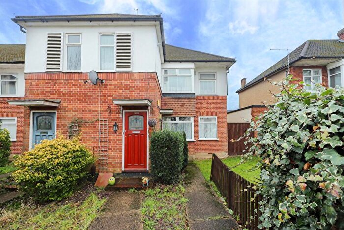 2 Bedroom Maisonette For Sale In West End Road, Ruislip, HA4