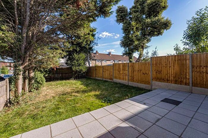 3 Bedroom Detached House For Sale In Eynswood Drive, Sidcup, DA14