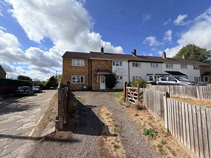 4 Bedroom Semi-Detached House To Rent In Ashwood Road, Potters Bar, EN6