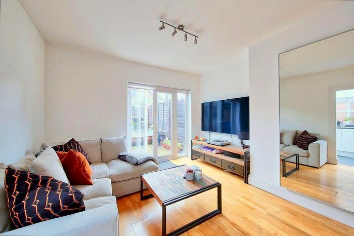 2 Bedroom Maisonette To Rent In Cambray Road, London, SW12
