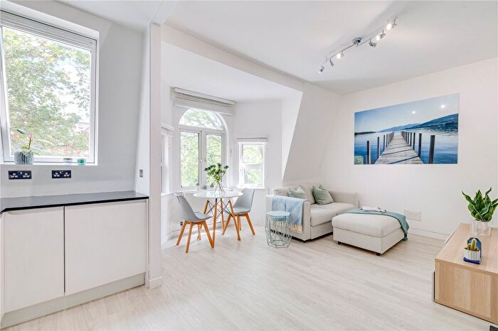 2 Bedroom Flat To Rent In New Kings Road, London, SW6