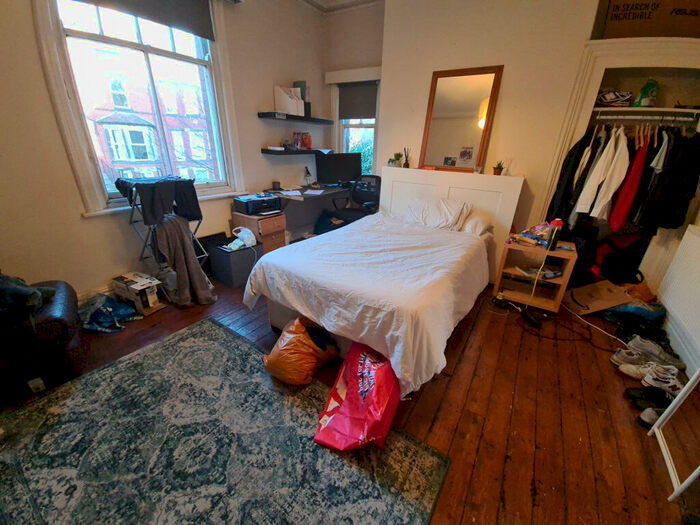 10 Bedroom House To Rent In Regent Park Avenue, Leeds, LS6