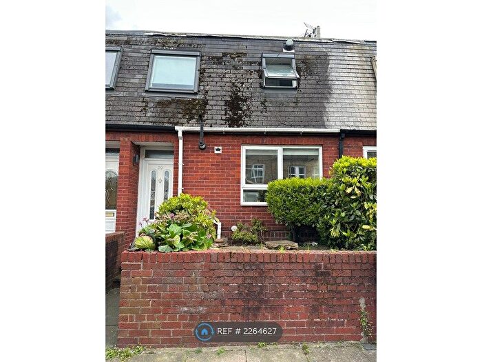 3 Bedroom Terraced House To Rent In Vale Road, London, N4
