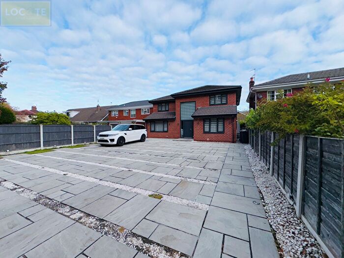 4 Bedroom Detached House To Rent In Davyhulme Road, Davyhulme, Manchester, M41