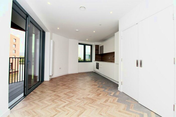 Apartment To Rent In River Apartments, E3