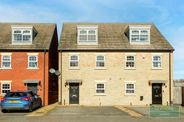 3 Bedroom Semi Detached House For Sale In Hazelmount Way Castleford, WF10