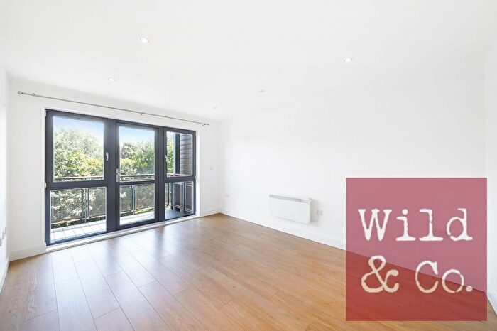 3 Bedroom Flat To Rent In Harry Zeital Way, London, E5