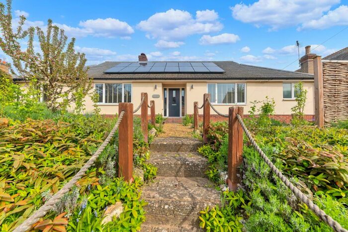 3 Bedroom Detached Bungalow For Sale In Fordham Road, Freckenham, IP28