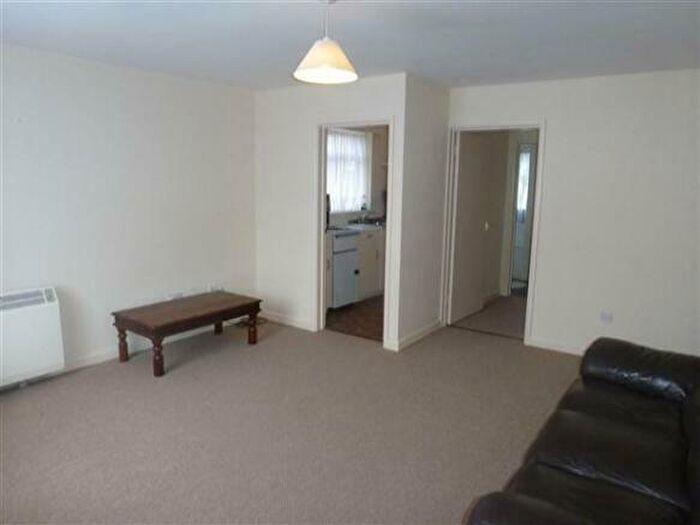 1 Bedroom Flat To Rent In Thatcham Close, Yeovil, BA21