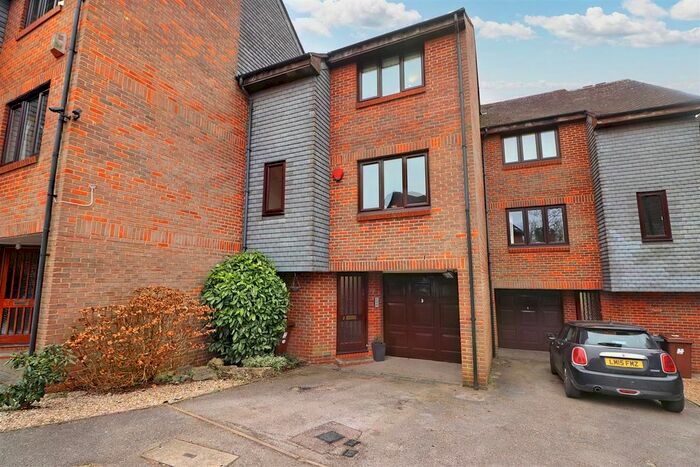 3 Bedroom Town House For Sale In Romeland, Elstree, Borehamwood, WD6