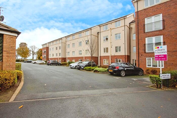 2 Bedroom Flat For Sale In Chestnut Lane, Leeds, LS14