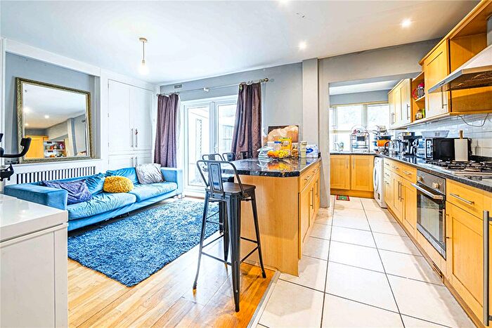 4 Bedroom Terraced House For Sale In Deaconsfield Road, Corner Hall, Hemel Hempstead, Hertfordshire, HP3