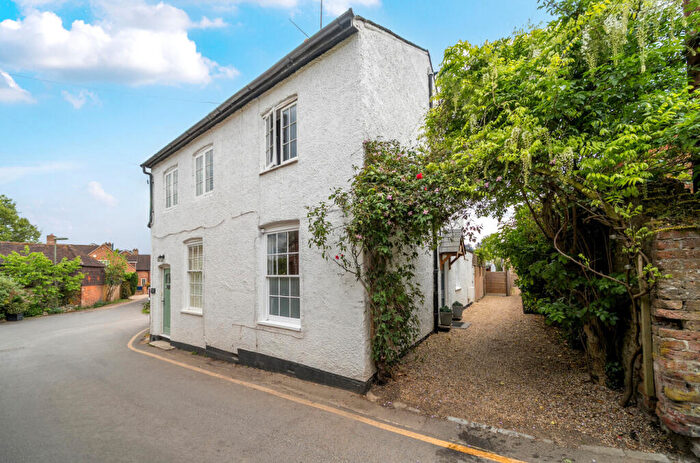2 Bedroom Terraced House For Sale In Mead Lane, Farnham, Surrey, GU9