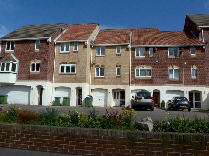 3 Bedroom Terraced House To Rent In Pacific Close, Southampton, SO14