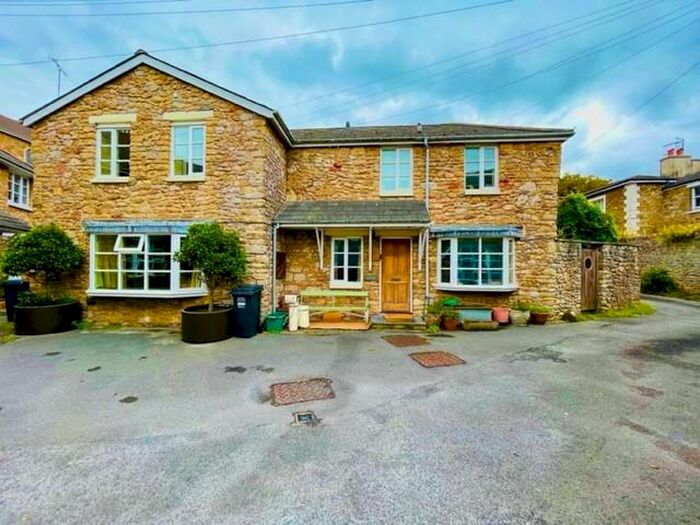 2 Bedroom House To Rent In Seavale Mews, Clevedon, BS21