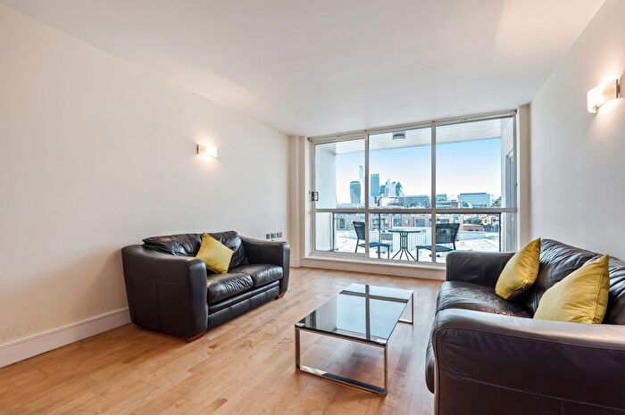 2 Bedroom Flat For Sale In Royal Oak Yard, Larch Court, SE1