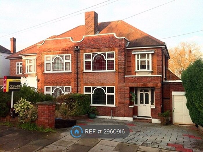 5 Bedroom Semi-Detached House To Rent In Blockley Road, Wembley, HA0
