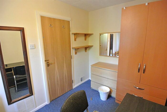 5 Bedroom End Of Terrace House To Rent In Cherrywood Avenue, Englefield Green, Egham, TW20